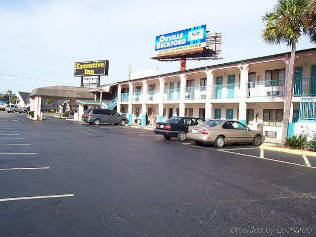 Executive Inn Ferry Pass Exterior photo